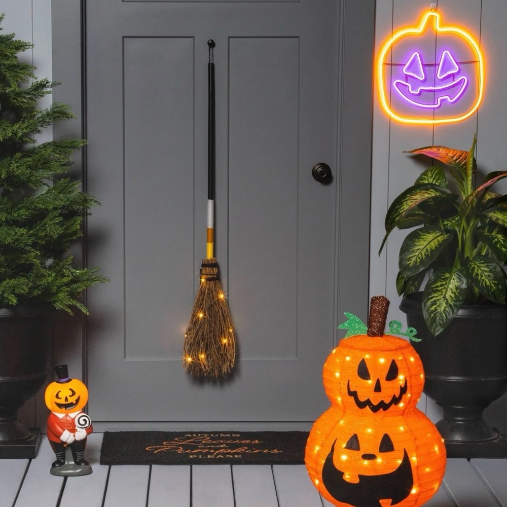 Hyde & Eek! LED Collapsible Jack-O'-Lantern Halloween Novelty Sculpture Light